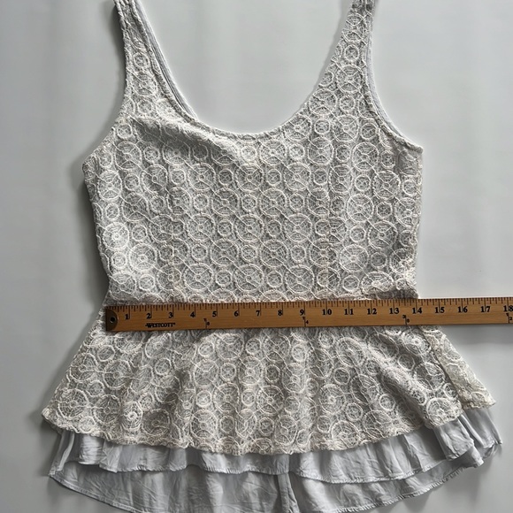 Sam & Lavi Lace peplum top. Size medium - Picture 9 of 13